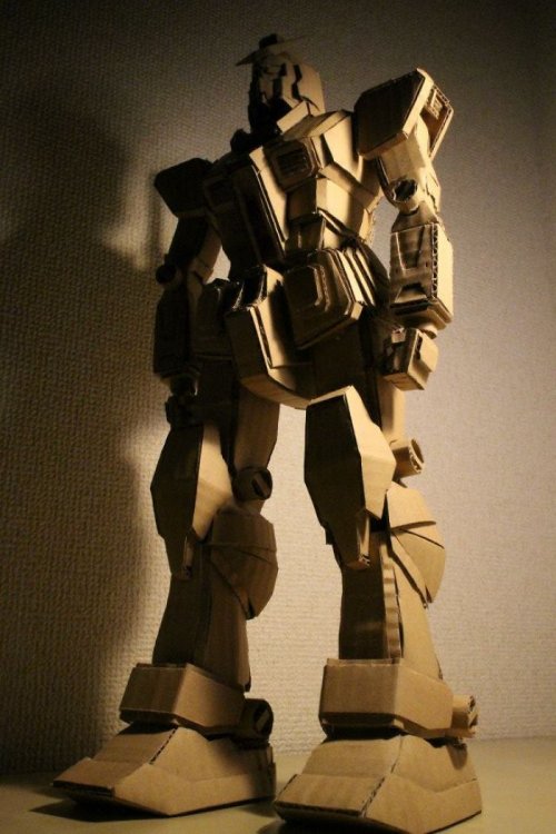 Потрясающе детализированные скульптуры из картона от Мономи Оно (28 фото)