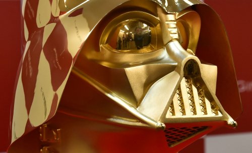 Уникальный в своём роде золотой шлем Дарта Вейдера выставлен на продажу (4 фото + видео)