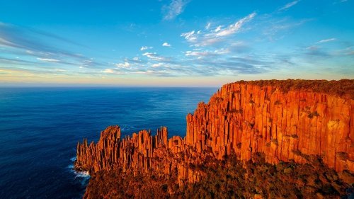 Удивительные долеритовые колонны на побережье Тасмании