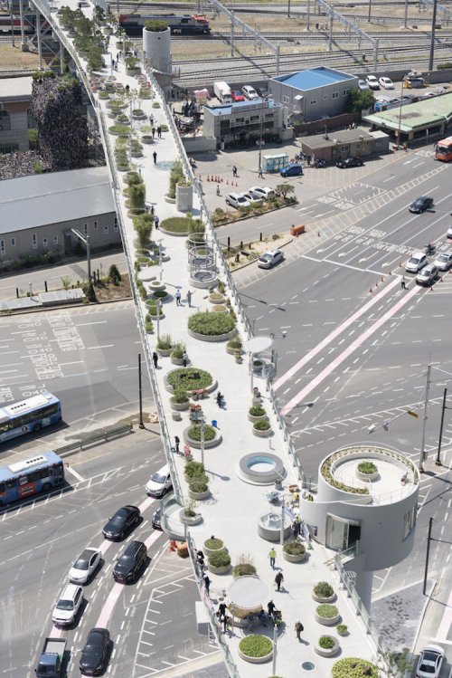 В Сеуле заброшенную эстакаду шоссе превратили в парк (19 фото)
