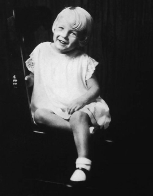 Редкие фотографии Мэрилин Монро, сделанные задолго до её всемирной известности (30 шт)