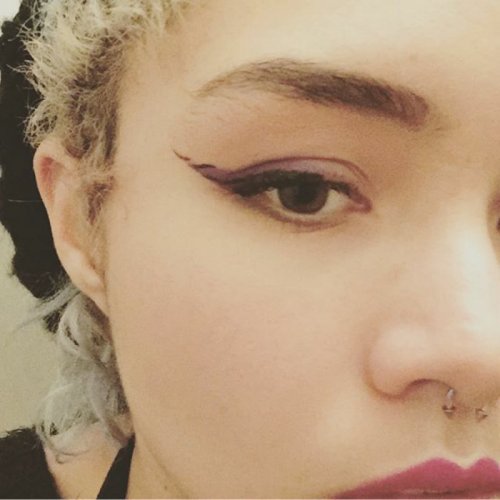 Новый модный тренд в Instagram: стрелки на глазах в виде рогов единорога (19 фото)