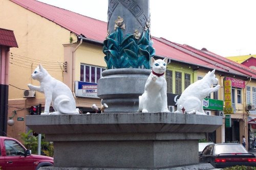 Кучинг – город кошек