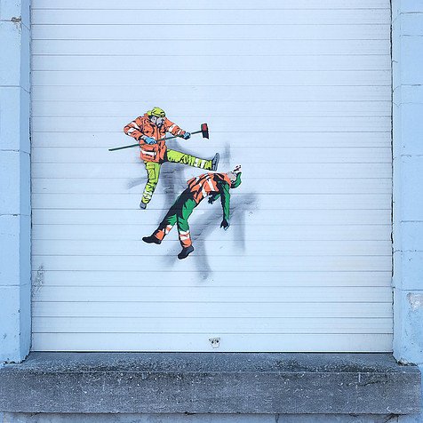 Крошечные мусорщики на улицах Брюсселя в рисунках граффити-художника Jaune (15 фото)