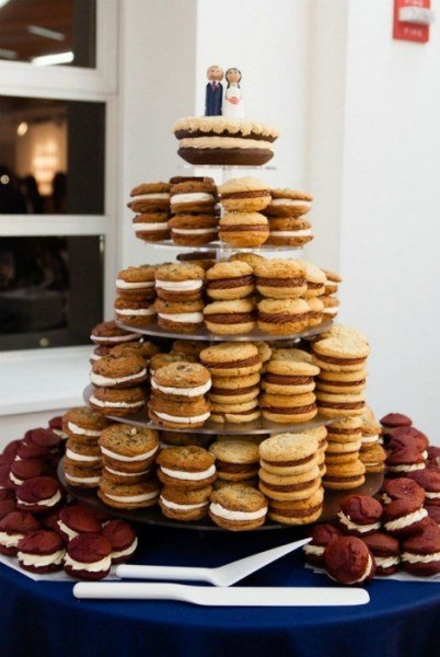 Необычные свадебные торты и праздничные десерты (17 фото)