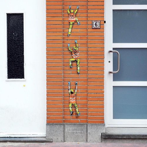Крошечные мусорщики на улицах Брюсселя в рисунках граффити-художника Jaune (15 фото)