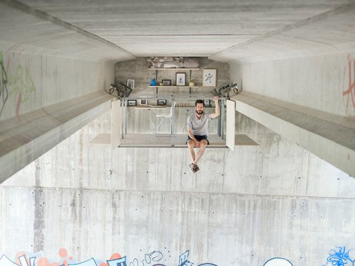 Испанский дизайнер построил потайную студию под мостом в Валенсии (10 фото + видео)