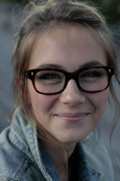 Симпатичные девушки в очках (33 фото)