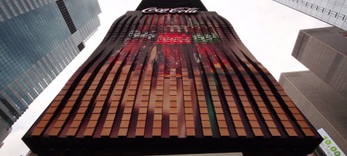 Компания Coca-Cola установила на Таймс-сквер первый в мире трёхмерный рекламный билборд, попавший в Книгу рекордов Гиннесса (4 фото + видео)