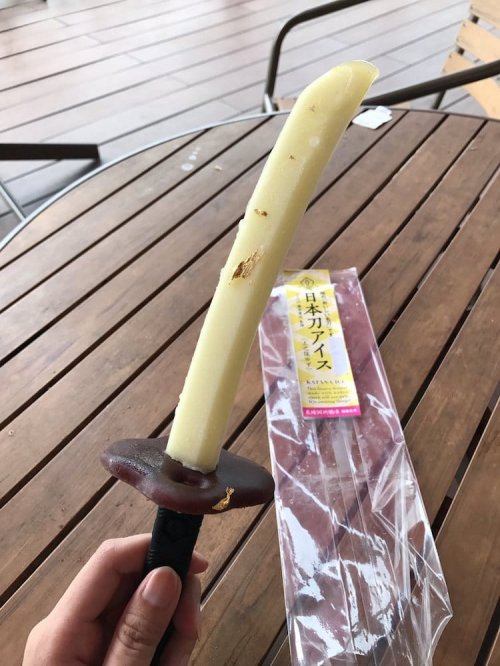Мороженое-катана: японское лакомство, вдохновлённое холодным оружием (6 фото)