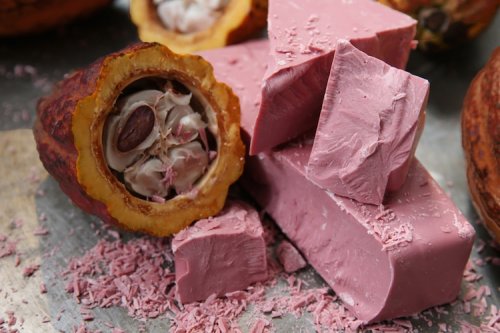 В Швейцарии представили новый вид шоколада натурального розового цвета (7 фото)
