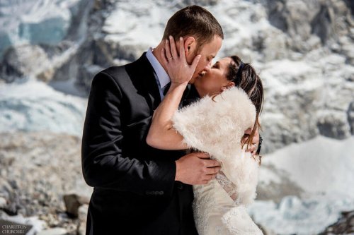 Свадебная церемония на Эвересте (17 фото)