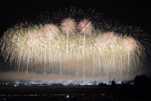 Великолепные фотографии с летних фестивалей фейерверков в Японии (7 фото)