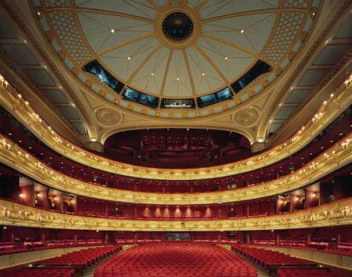 Одни из самых знаменитых и красивых оперных театров в мире (10 фото)