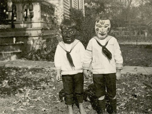 Жуткие хэллоуинские костюмы из прошлого (20 фото)