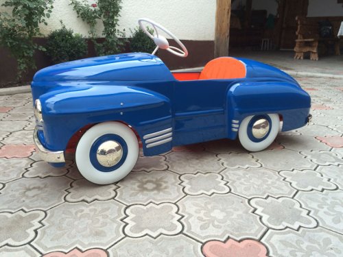Автомобильный энтузиаст восстанавливает детские педальные машины времён СССР (32 фото)