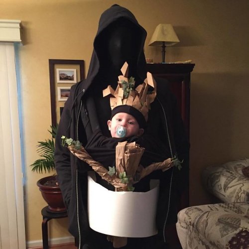 Креативные костюмы с сумками-кенгуру на Хэллоуин для родителей и детей (31 фото)