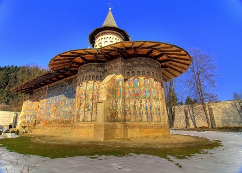 Расписные монастыри Румынии (15 фото)