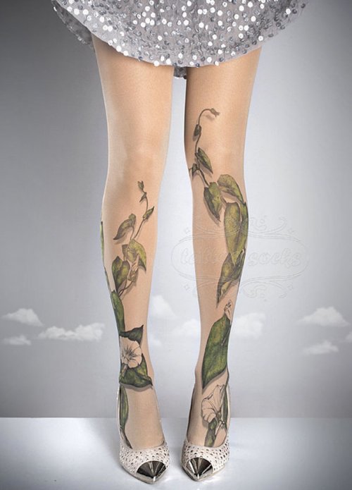 Креативные колготки с "татуировками" (26 фото)