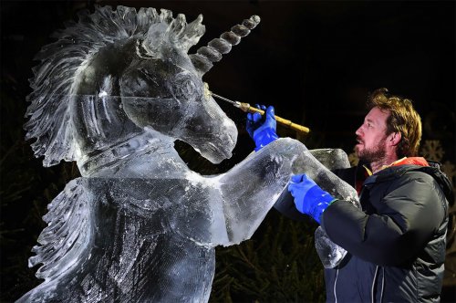 Потрясающие ледяные скульптуры Даррена Джексона (9 фото)