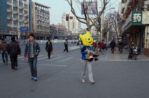 Забавные уличные фотографии Тао Лю (21 шт)