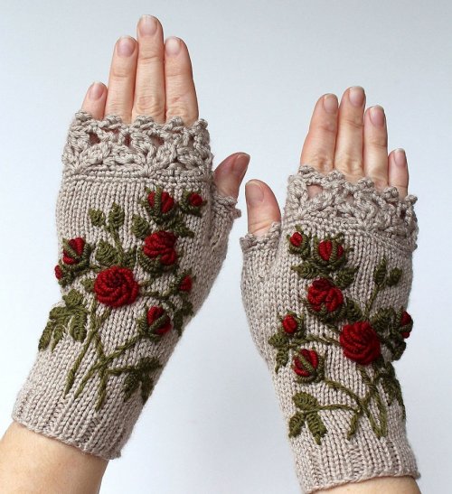 Вышитые рукавицы от литовской рукодельницы Наталии Бранцевичене (25 фото)