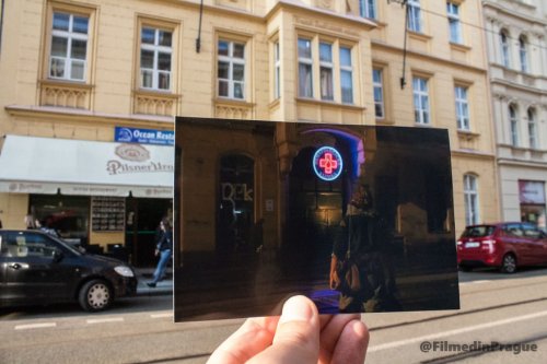 Сцены из фильмов на фоне реальных мест съёмок в Праге (16 фото)