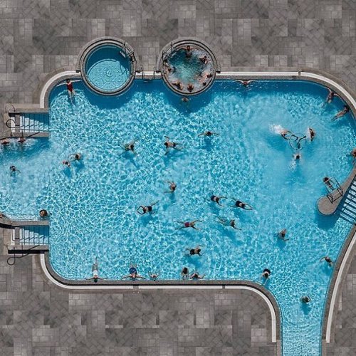 Фотографии с бассейнами, какими вы их никогда прежде не видели (15 фото)