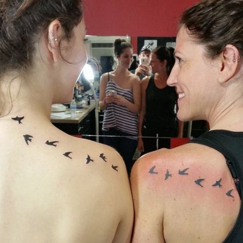 Парные татуировки, подчёркивающие связь между матерью и дочерью (20 фото)