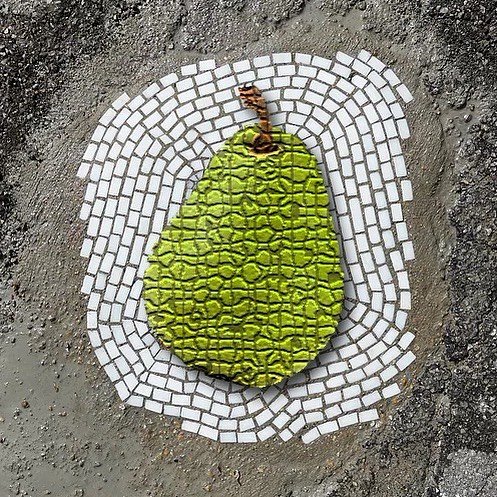 Чикагский художник латает дорожные ямы мозаикой (23 фото)