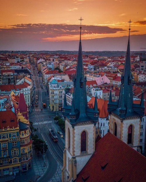 Дрон-фотографии Праги, которые показывают, насколько это действительно сказочный город (10 фото)