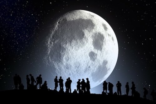 ТОП-10: Безумные теории о Луне