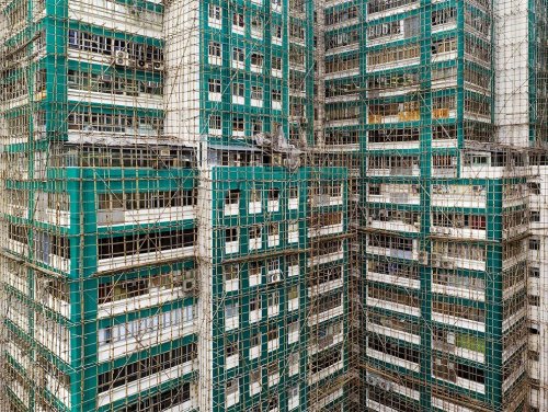 Коконоподобные строящиеся высотки Гонконга в фотографиях Питера Штайнхауэра (11 фото)">