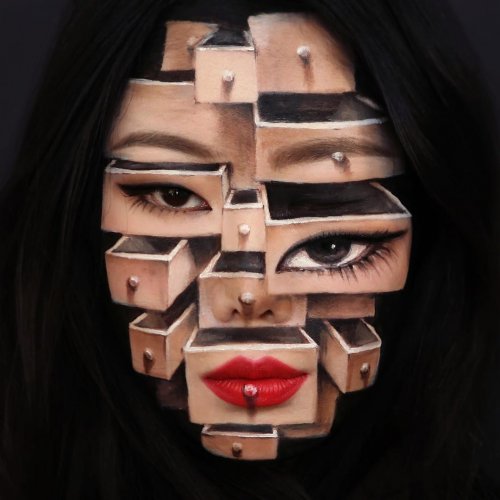 Южнокорейская художница рисует на своём лице сюрреалистические иллюзии (16 фото)
