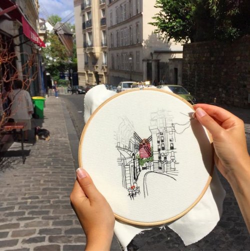 Творческий дуэт воссоздаёт архитектуру европейских городов с помощью вышивки (13 фото)