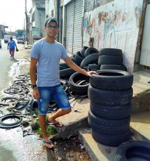Хлопець із Бразилії знайшов чудовий спосіб використовувати старі шини  