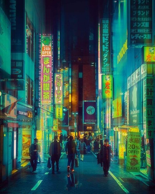 Сюрреалистические фотографии ночного Токио в неоновом свете