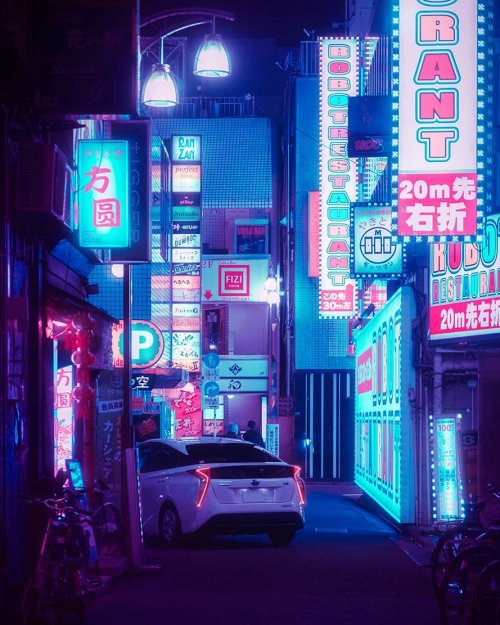 Сюрреалистические фотографии ночного Токио в неоновом свете