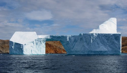 Художник редагує фотографії, створюючи айсберги незвичайної форми