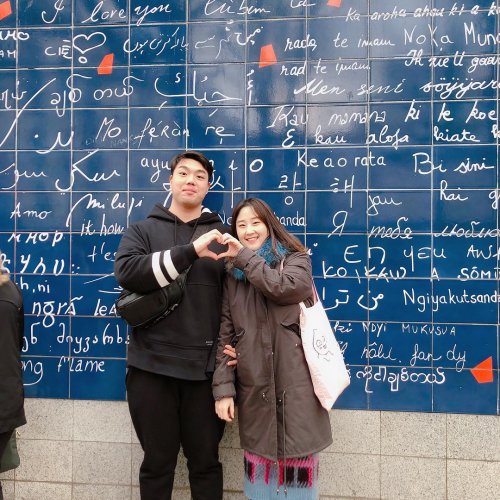 Парижская стена, на которой фраза "я тебя люблю" написана на 311 языках (5 фото)