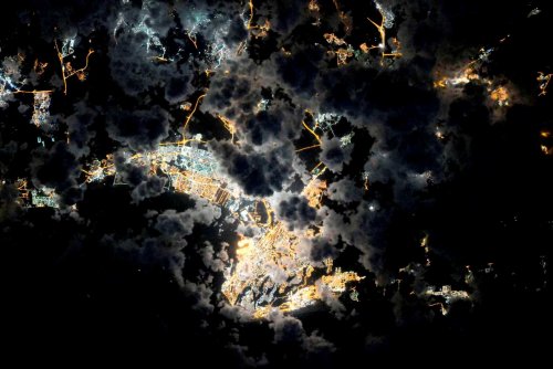 Вид из космоса: ночные города мира (22 фото)