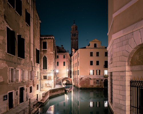 Фотограф показал красоту ночной Венеции. Фото