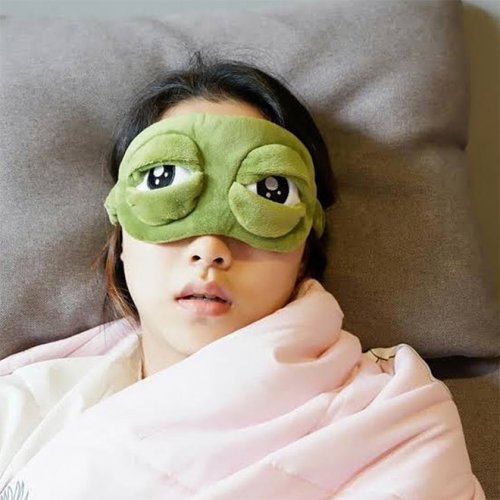 Кумедна маска для сну стала новим трендом