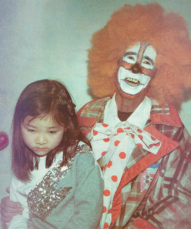 Клоун ада. Фото дети боятся клоуна. Клоун реклама.