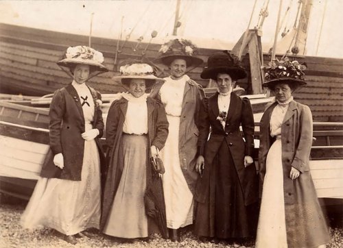 Картинные шляпы: любимый предмет одежды западных женщин в начале XX века (26 фото)