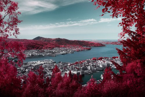 Фотограф запечатлел красоту Норвегии с помощью инфракрасной камеры (21 фото)