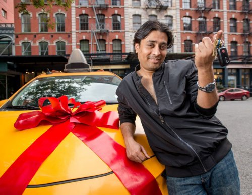 Нью-йоркские таксисты сфотографировались для календаря на 2020 год (20 фото)