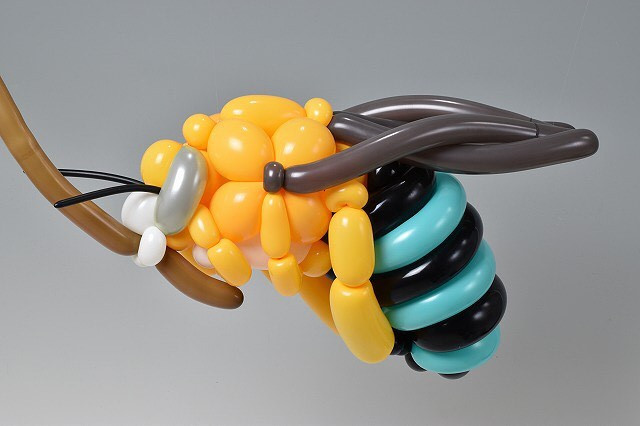 Японский художник продолжает создавать невероятные скульптуры животных из воздушных шаров (28 фото)
