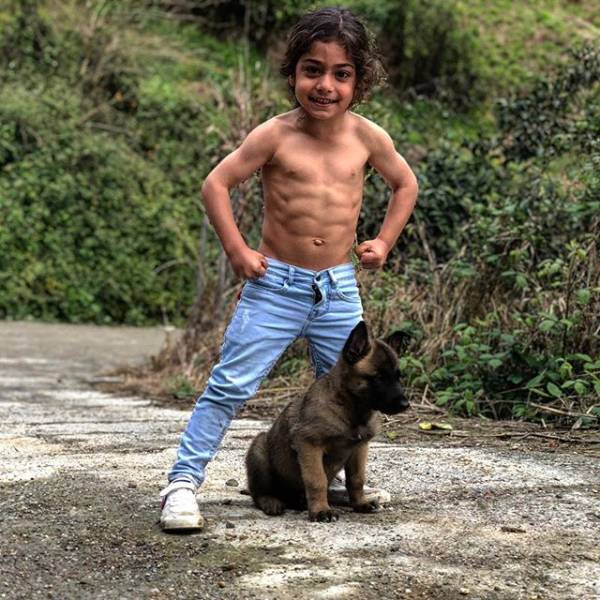 6-летний иранский мальчик стал Интернет-знаменитостью благодаря своей невероятной физической форме (10 фото)