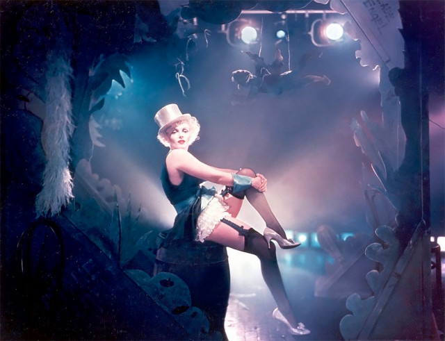 Мэрилин Монро в роли "Изумительных чаровниц" в фотосессии 1958 года (9 фото)
